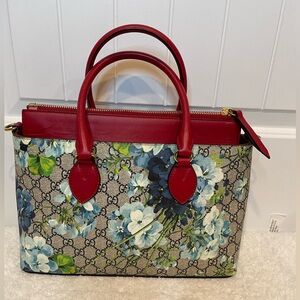 NWOT Gucci Blooms GG Supreme Blue Floral coated Canvas Leather Satchel Bag